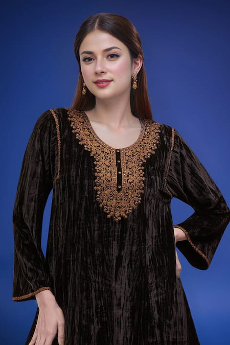 Shop_Samyukta Singhania_Black Polyester Embroidery Round Neck Velvet Kurta And Pant Set _Online_at_Aza_Fashions