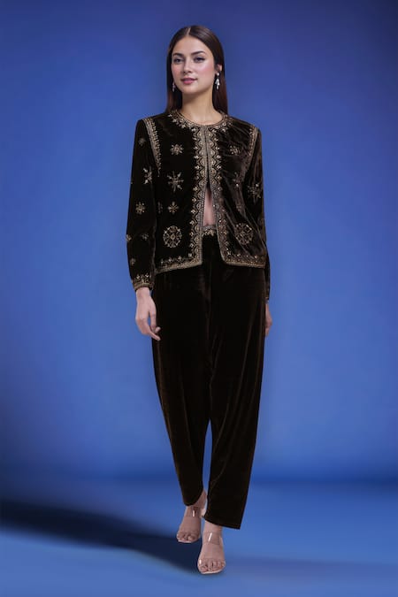 Samyukta Singhania_Black Polyester Embroidery Round Neck Velvet Jacket And Pant Set _Online_at_Aza_Fashions