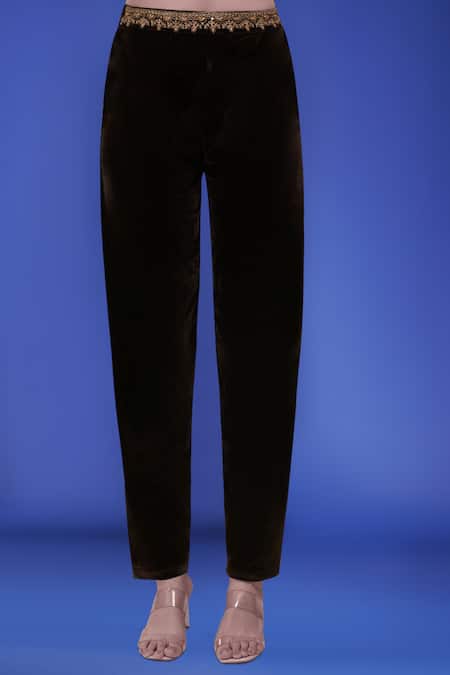 Samyukta Singhania_Black Polyester Embroidery Round Neck Velvet Jacket And Pant Set _at_Aza_Fashions