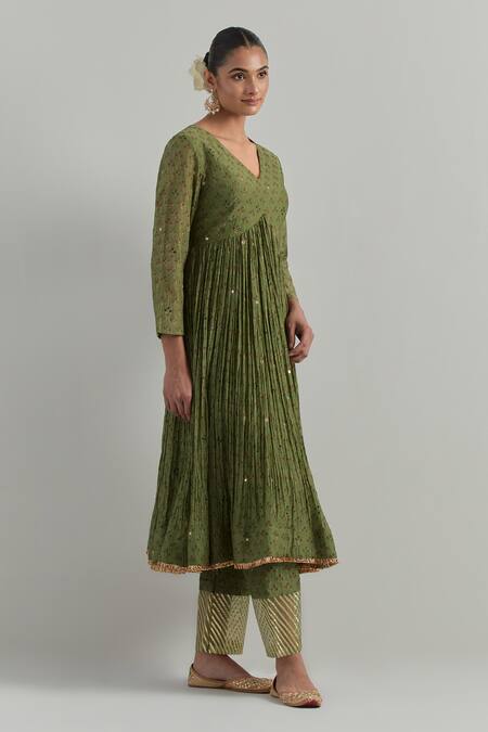 Shop_Ikshita Choudhary_Green Chanderi Embroidery V-neck Block Printed Anarkali Set _Online_at_Aza_Fashions