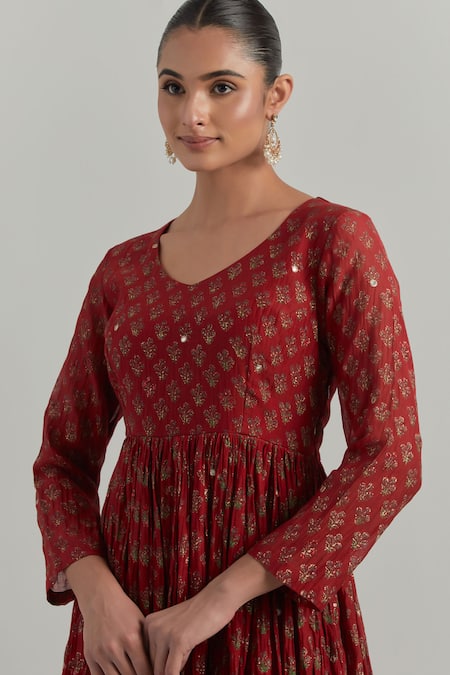 Ikshita Choudhary Red Chanderi Embroidery V-neck Block Printed Anarkali Set at Aza Fashions Ikshita Choudhary_Red Chanderi Embroidery V-neck Block Printed Anarkali Set _at_Aza_Fashions