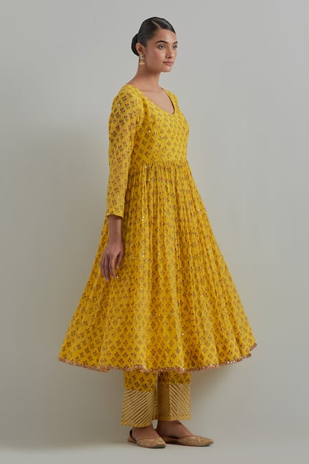 Buy_Ikshita Choudhary_Yellow Chanderi Embroidery Round Neck Block Printed Anarkali Set 