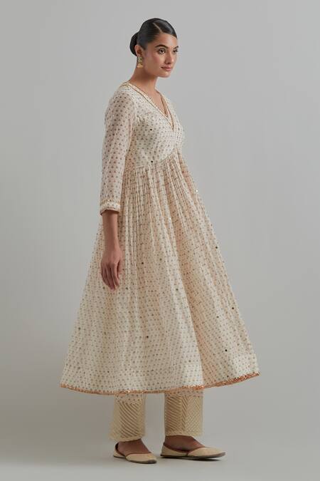 Shop_Ikshita Choudhary_White Chanderi Embroidery V-neck Block Print Anarkali Set _Online_at_Aza_Fashions