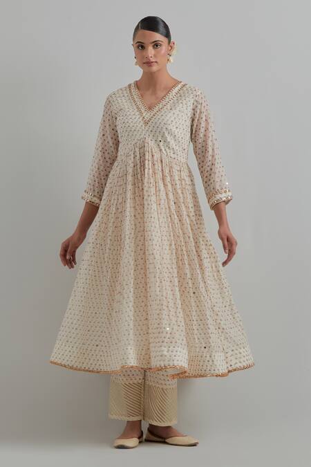 Buy_Ikshita Choudhary_White Chanderi Embroidery V-neck Block Print Anarkali Set 