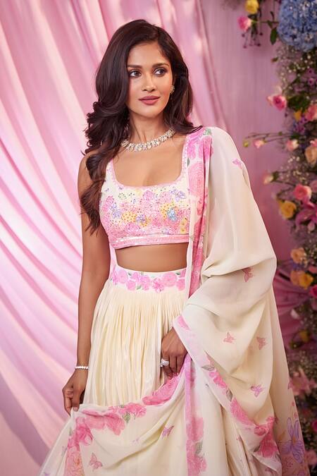 Label Priyanka Kar Yellow Embroidery Round Neck Floral Lehenga Set Online at Aza Fashions Label Priyanka Kar_Yellow Embroidery Round Neck Floral Lehenga Set _Online_at_Aza_Fashions