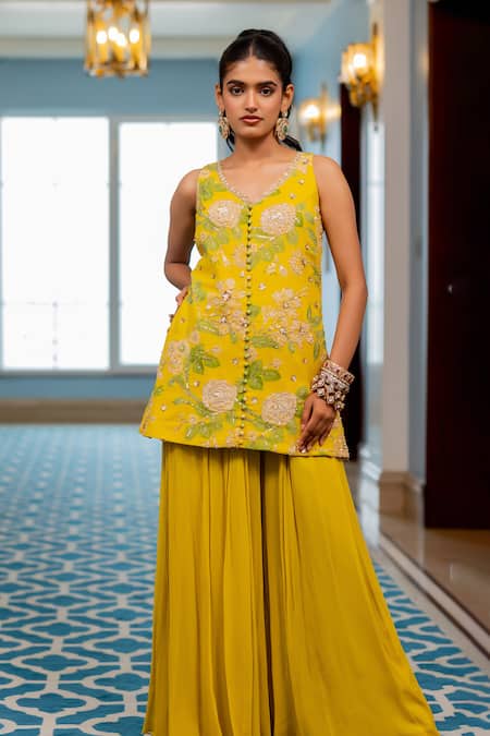 Buy_Paulmi And Harsh_Yellow Georgette Embroidery V-neck Floral Kurta Set _Online_at_Aza_Fashions