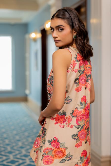 Buy Paulmi And Harsh Pink Georgette Embroidery Round Neck Designer Floral Kurta And Palazzo Online at Aza Fashions Buy_Paulmi And Harsh_Pink Georgette Embroidery Round Neck Designer Floral Kurta And Palazzo _Online_at_Aza_Fashions