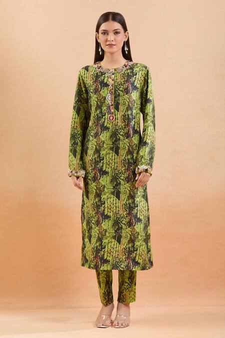 Anamika Khanna Green Beads, Sequins Round Neck Abstract Print Kurta Pant Set at Aza Fashions Anamika Khanna_Green Beads, Sequins Round Neck Abstract Print Kurta Pant Set _at_Aza_Fashions