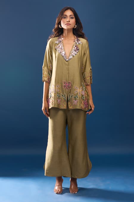 Samyukta Singhania_Green Chanderi Embroidery, Sequins V-neck Pant Co-ord Set _Online_at_Aza_Fashions