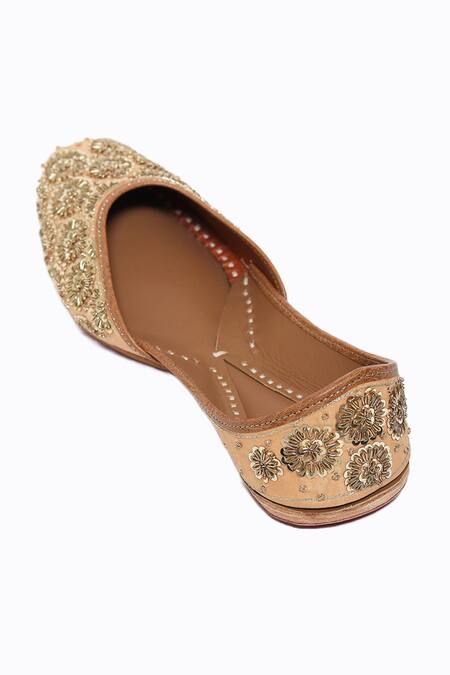 NR By Nidhi Rathi_Beige Embellished Leather Ethnic Juttis _at_Aza_Fashions