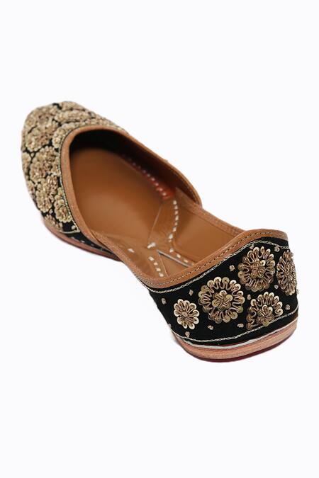 NR By Nidhi Rathi_Black Embellished Leather Ethnic Juttis _at_Aza_Fashions