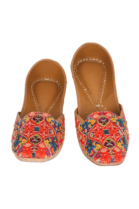 Buy_NR By Nidhi Rathi_Red Printed Embellished Square-toe Mojaris 