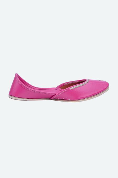 NR By Nidhi Rathi_Pink Leather Classic Juttis _Online_at_Aza_Fashions
