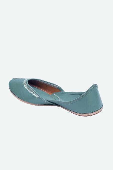 NR By Nidhi Rathi_Green Classic Leather Juttis _Online_at_Aza_Fashions