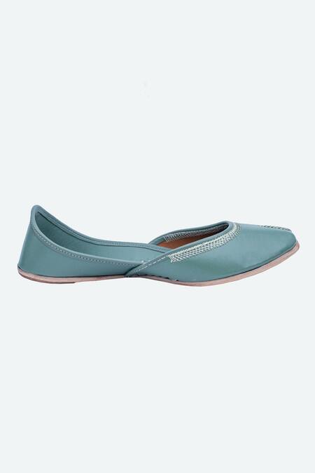 Buy_NR By Nidhi Rathi_Green Classic Leather Juttis _Online_at_Aza_Fashions