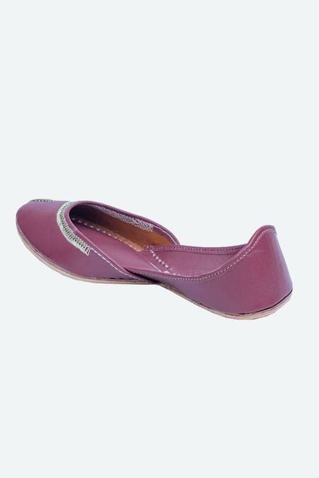 Buy NR By Nidhi Rathi Purple Plain Classic Leather Juttis Online at Aza Fashions Buy_NR By Nidhi Rathi_Purple Plain Classic Leather Juttis _Online_at_Aza_Fashions