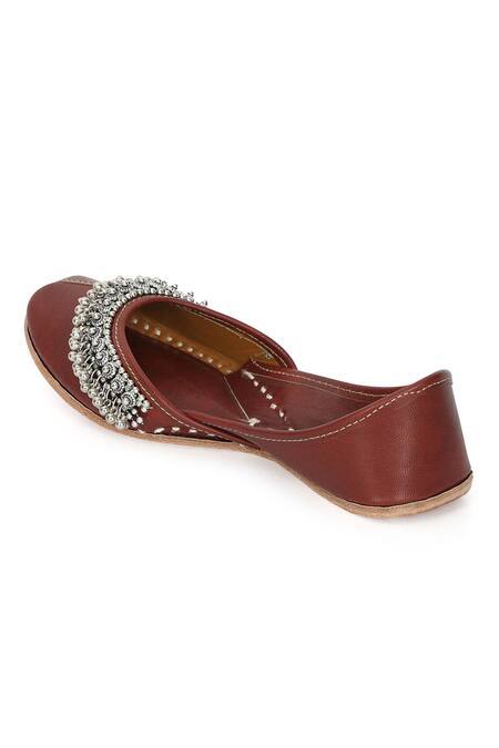 Buy_NR By Nidhi Rathi_Maroon Ghunghroo Embellished Leather Juttis _Online_at_Aza_Fashions