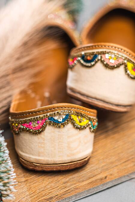 Shop_NR By Nidhi Rathi_Multi Color Multicolor Embroidered Ethnic Juttis 
