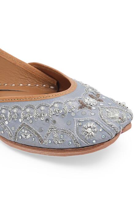 Shop_NR By Nidhi Rathi_Gray Embellished Grey Ethnic Juttis 