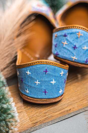 Shop_NR By Nidhi Rathi_Blue Embroidered Ethnic Juttis 