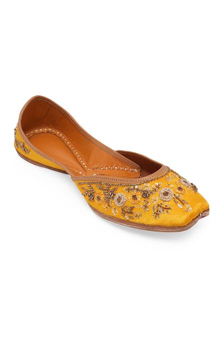 Shop_NR By Nidhi Rathi_Yellow Embellished Ethnic Juttis _Online_at_Aza_Fashions