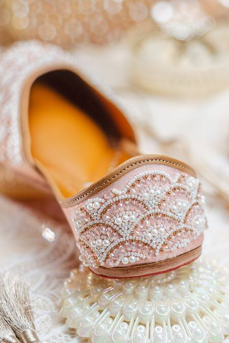 Buy_NR By Nidhi Rathi_Rose Gold Embroidered Flat Juttis 