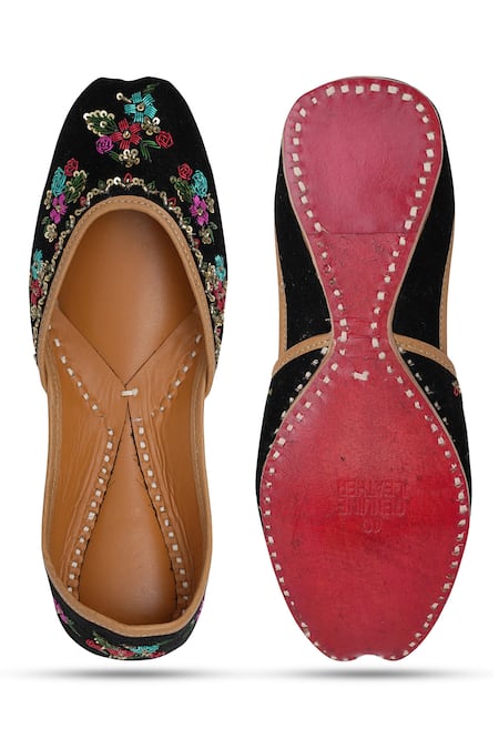 NR By Nidhi Rathi Embellished Black Velvet Juttis 