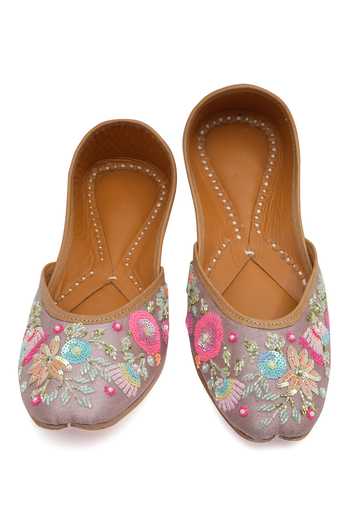 NR By Nidhi Rathi_Lavender Embroidered Flat Juttis_at_Aza_Fashions