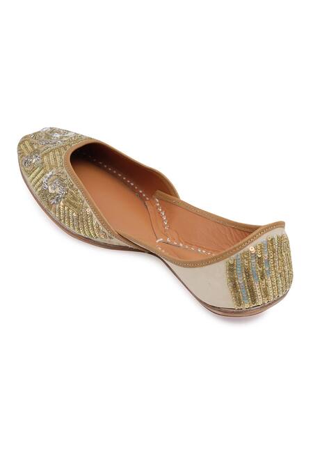 Buy_NR By Nidhi Rathi_Gold Gold-toned Embroidered Flat Juttis _Online_at_Aza_Fashions