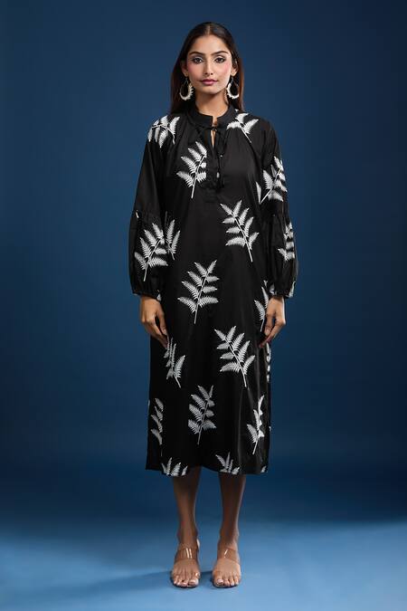 Buy_Samyukta Singhania_Black Cotton Embroidery Mandarin Collar Dress 