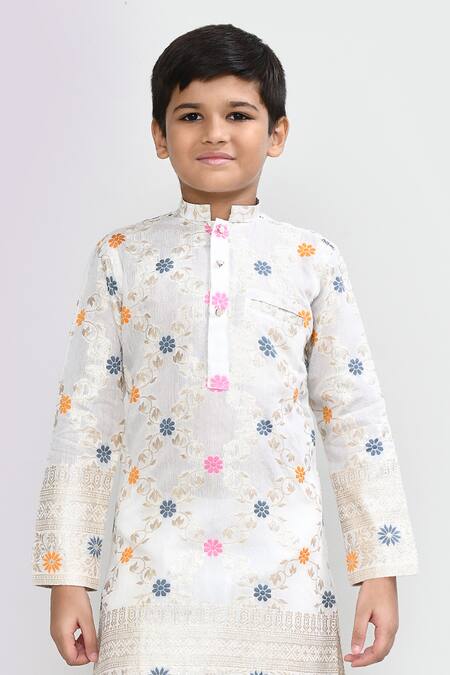 Petite Pomme_Off White Silk Embroidery Kurta And Pant Set _at_Aza_Fashions