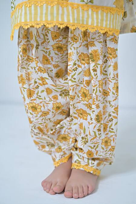 The Plum Bum_White Cotton Lace Lily Designer Salwar Set _at_Aza_Fashions