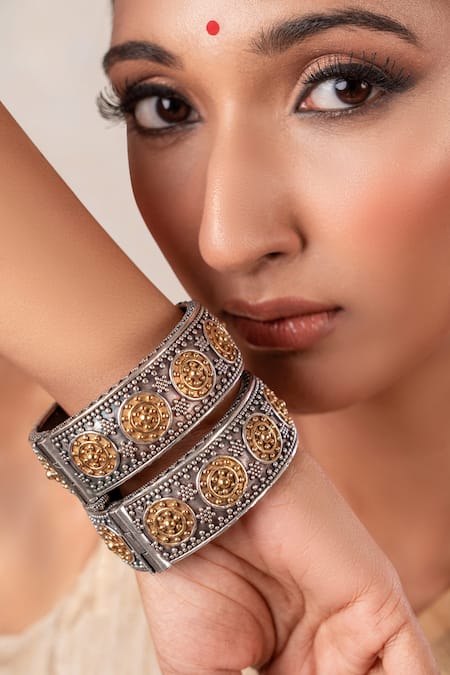 Anana Two Tone Designer Kada 