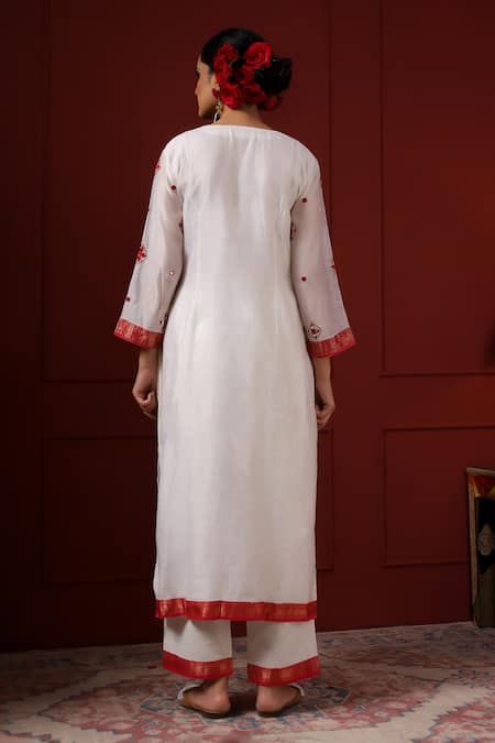 Sheeshakari White Silk Embroidered Kurta Set 