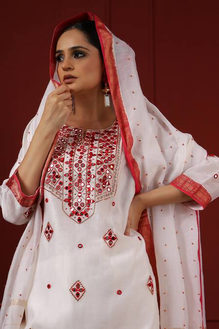 Buy_Sheeshakari_White Silk Embroidery Round Neck Kurta Set 
