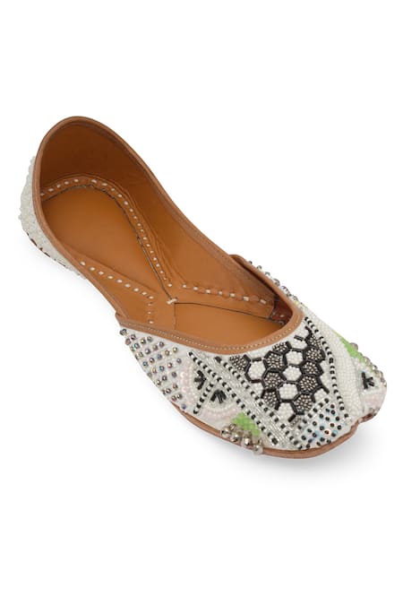 NR By Nidhi Rathi Embellished White Ethnic Flat Juttis 