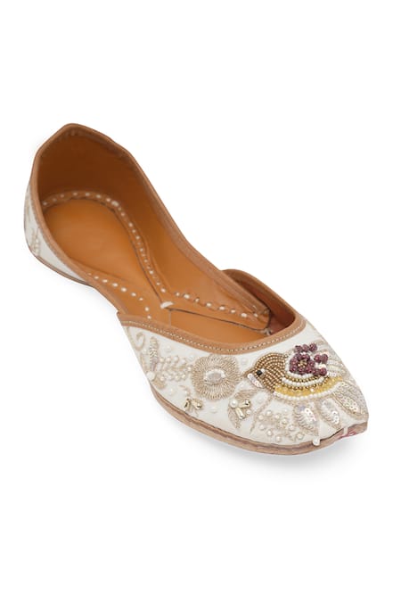 NR By Nidhi Rathi Designer Embroidered Flat Juttis 