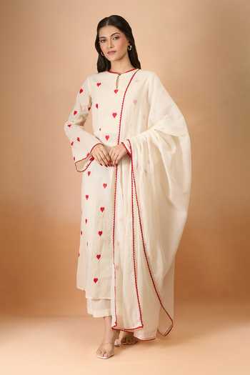Khwaab By Sanjana Lakhani Off White Heart Printed Kurta Set 
