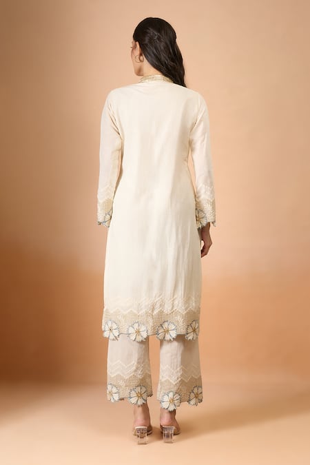Samyukta Singhania Embroidered Off White Kurta Set With Dupatta 