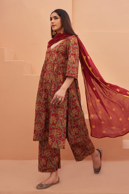 Gulabo Jaipur Red Cotton Embroidery Keyhole Neck Floral Print Kurta Pant Set Online at Aza Fashions Gulabo Jaipur_Red Cotton Embroidery Keyhole Neck Floral Print Kurta Pant Set_Online_at_Aza_Fashions