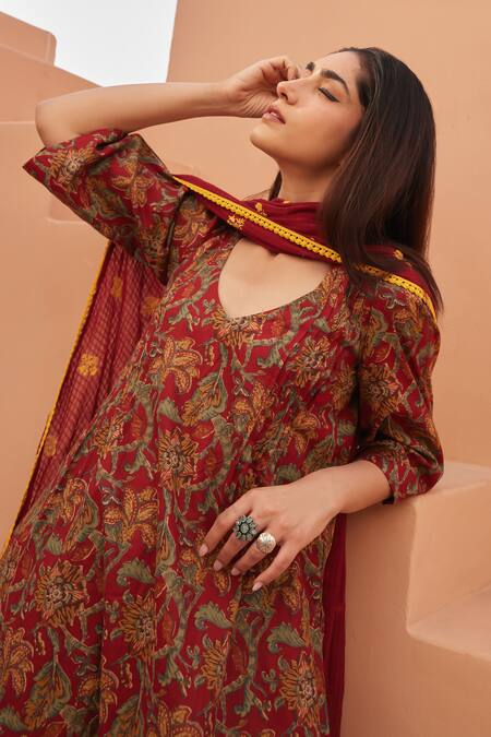 Buy Gulabo Jaipur Red Cotton Embroidery Keyhole Neck Floral Print Kurta Pant Set Buy_Gulabo Jaipur_Red Cotton Embroidery Keyhole Neck Floral Print Kurta Pant Set