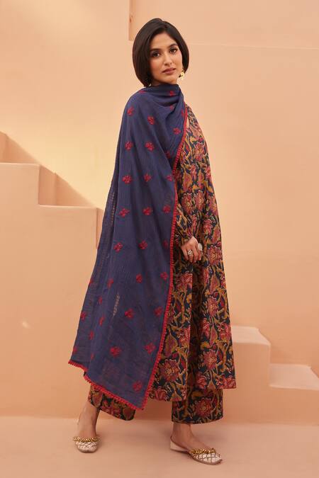 Gulabo Jaipur_Blue Cotton Embroidery Round Neck Floral Print Kurta Set _Online_at_Aza_Fashions