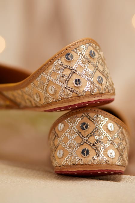 House Of Vian_Gold Embellished Textured Juttis _Online_at_Aza_Fashions