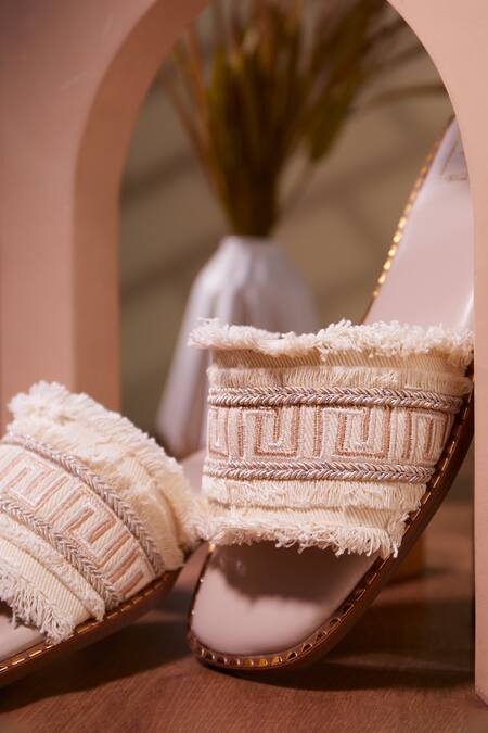 House Of Vian_Cream Savannah Flats _Online_at_Aza_Fashions