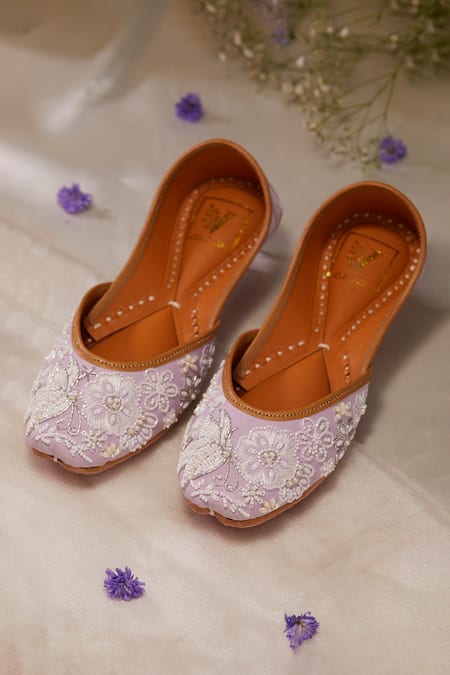 House Of Vian Purple Designer Lilac Embroidered Juttis 
