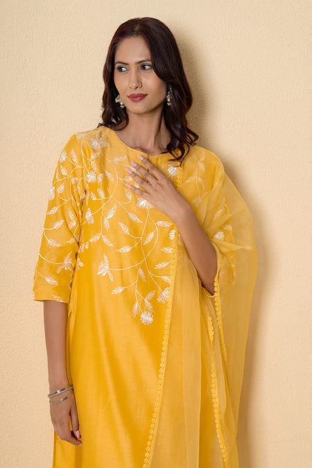 Kameez_Yellow Chanderi, Cotton, Organza Embroidery Round Neck Amber Flora Suit Set _Online_at_Aza_Fashions