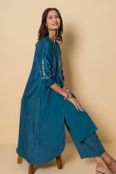 Shop Kameez Teal Cotton, Chanderi Embroidery Round , Open Ocean Dew Kurta Set Shop_Kameez_Teal Cotton, Chanderi Embroidery Round , Open Ocean Dew Kurta Set