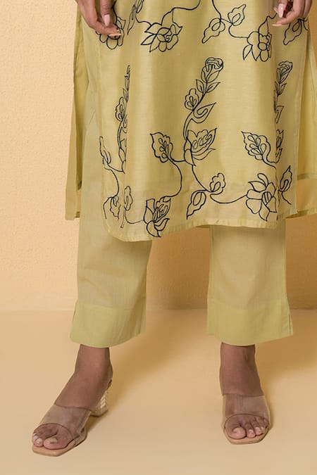 Kameez_Green Chanderi, Cotton Embroidery Round Neck Soft Pistachio Kurta Set _Online_at_Aza_Fashions