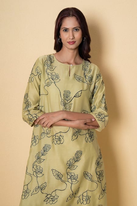 Shop_Kameez_Green Chanderi, Cotton Embroidery Round Neck Soft Pistachio Kurta Set _Online_at_Aza_Fashions