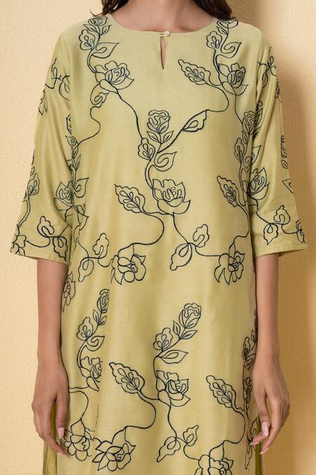 Kameez_Green Chanderi, Cotton Embroidery Round Neck Soft Pistachio Kurta Set _at_Aza_Fashions